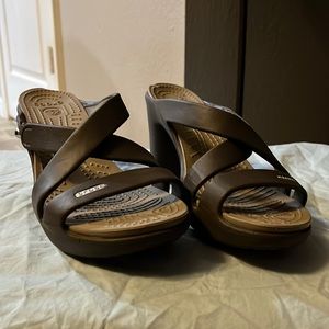 CROCS Cyprus IV Heels Brown Espresso/Mushroom Women's US 8 Comfort Heeled Sandal